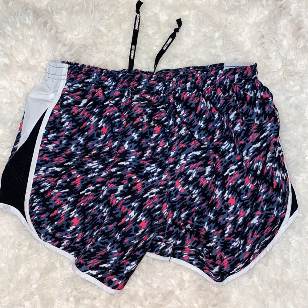 Nike Shorts - Picture 3 of 7